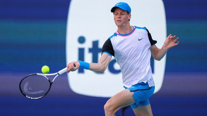 Jannik Sinner salta i Giochi di Parigi: le polemiche non mancano