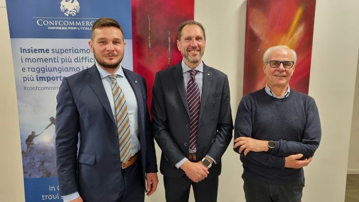 Franco Vitella confermato alla guida di Confcommercio Ascom Luino Franco Vitella confermato alla guida di Confcommercio Ascom Luino