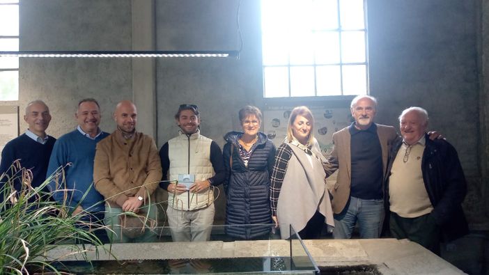 La proiezione del documentario nel lavatoio di Cazzago Brabbia La proiezione del documentario nel lavatoio di Cazzago Brabbia