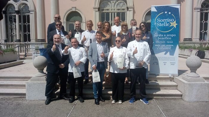 Buon cibo, solidarietà, divertimento e musica: gli ingredienti per un "Sorriso di Stelle" Buon cibo, solidarietà, divertimento e musica: gli ingredienti per un "Sorriso di Stelle"