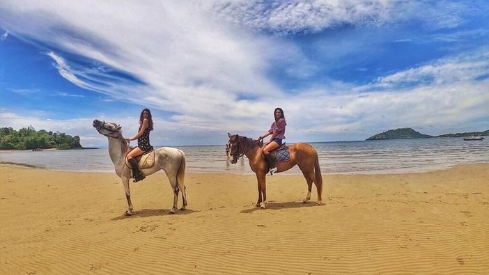 FOTO e VIDEO. Due varesine all'avventura nel mondo con videocamera e drone