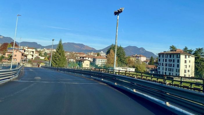 Addio code e ponte più sicuro, conclusi i lavori al Vivirolo