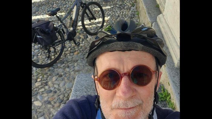 Il nostro Mario Chiodetti e la sua bici pronti a sfidare il caldo tropicale di una domenica di giugno a Varese Il nostro Mario Chiodetti e la sua bici pronti a sfidare il caldo tropicale di una domenica di giugno a Varese