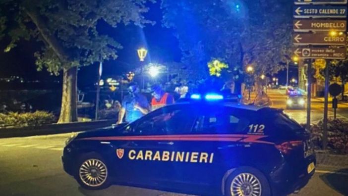 Un’altra rissa in stazione a Laveno, coinvolti diversi uomini. Indagano i carabinieri Un’altra rissa in stazione a Laveno, coinvolti diversi uomini. Indagano i carabinieri