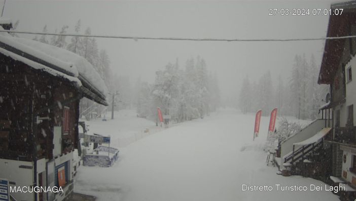 Neve in Val d'Ossola e nel Vco e a Campo dei Fiori. Per Pasqua variabile con alcune piogge