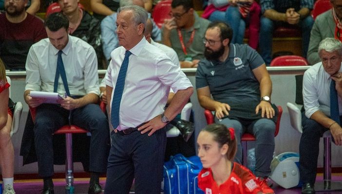 Bye bye Busto, Velasco dà le dimissioni. La Uyba: «Vogliamo scuse, chiarimenti e ricerca di adeguate soluzioni dalla Federazione»