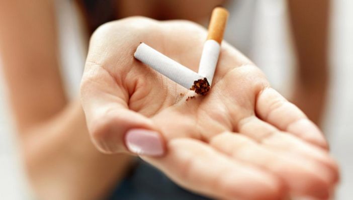 Chi fa la pausa sigaretta lavora meno. Quattro giorni di ferie in più per i dipendenti che non fumano Chi fa la pausa sigaretta lavora meno. Quattro giorni di ferie in più per i dipendenti che non fumano