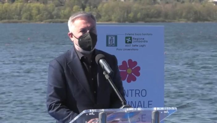 VIDEO. Il ministro Guerini da Varese sull'arresto per spionaggio: «Chi sbaglia, paga. Dalla Schiranna l'esempio dei valori incarnati dalle forze armate»