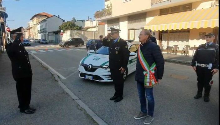 VIDEO. Busto, sirene spiegate per i carabinieri morti nell’esplosione a Verona VIDEO. Busto, sirene spiegate per i carabinieri morti nell’esplosione a Verona