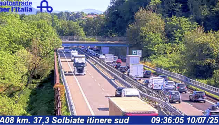 Le code in direzione Nord (foto webcam Autostrade per l'Italia) Le code in direzione Nord (foto webcam Autostrade per l'Italia)