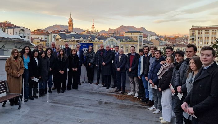 Consegnate le borse di studio del Rotary Club del Seprio a 17 studenti meritevoli di Medicina e Ingegneria dell’Università dell’Insubria