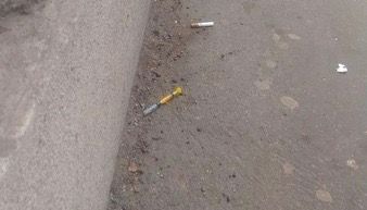 LA SEGNALAZIONE. Una siringa abbandonata in centro a Varese