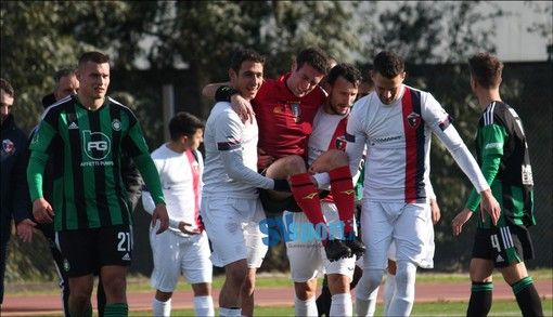 L'infortunio del direttore di gara Dorillo di Torino (foto svsport.it)