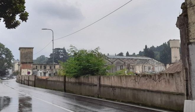 Il tratto di via Crispi interessato domani dalle limitazioni da via Castoldi a via Monsignor Proserpio