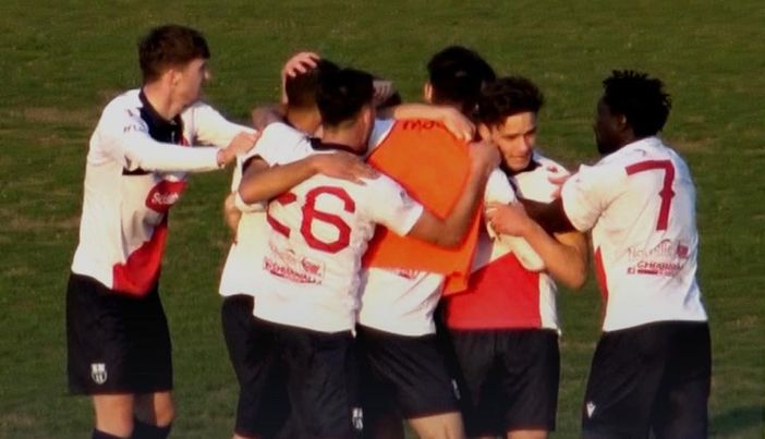 VIDEO. L'urlo finale della Varesina a Gavirate: la fuga verso il sogno continua