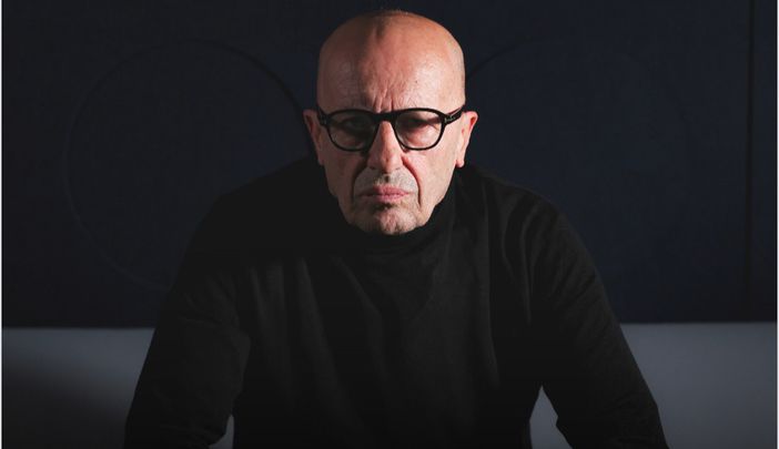 La prima volta di Alessandro Sallusti in teatro: «Sul palco parlo di libertà e di un imbroglio»