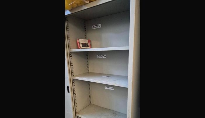 La sede della Prociv di Caronno Pertusella svaligiata (foto dalla pagina Facebook dell'associazione) La sede della Prociv di Caronno Pertusella svaligiata (foto dalla pagina Facebook dell'associazione)