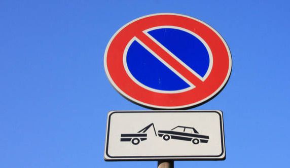 La pulizia notturna meccanizzata delle strade di Varese diventa definitiva: ecco tutte le vie interessate dal divieto di sosta