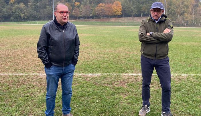 Il presidente Amirante con Ezio Rossi questa mattina al campo di Albizzate prima della rifinitura