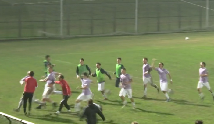 Delirio lilla al Mari al 94'