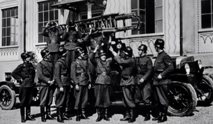 LA VARESE NASCOSTA. La vera storia dei famosi pompieri di Viggiù LA VARESE NASCOSTA. La vera storia dei famosi pompieri di Viggiù