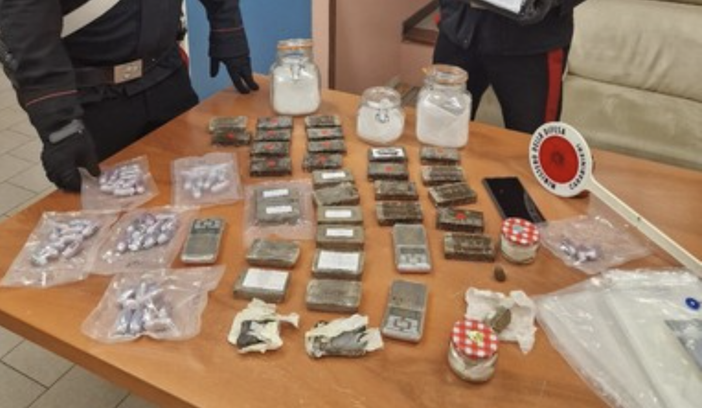 Albizzate, trentenne insospettabile trovato con oltre tre chili e mezzo di hashish Albizzate, trentenne insospettabile trovato con oltre tre chili e mezzo di hashish