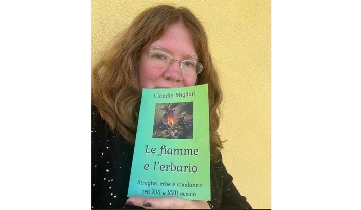 Claudia Migliari, autrice de "Le fiamme e l'erbario"