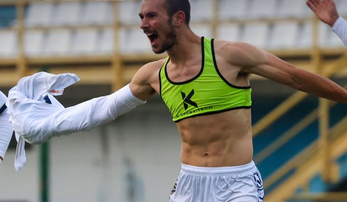 Stefano Banfi (foto Pro Sesto 1913) trascina in vetta la Pro Sesto insieme a Mapelli e al ds Scandola