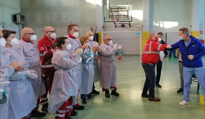 Cocquio Trevisago, il sindaco dona il corrispondente della sua indennità di carica alla Croce Rossa del Medio Verbano