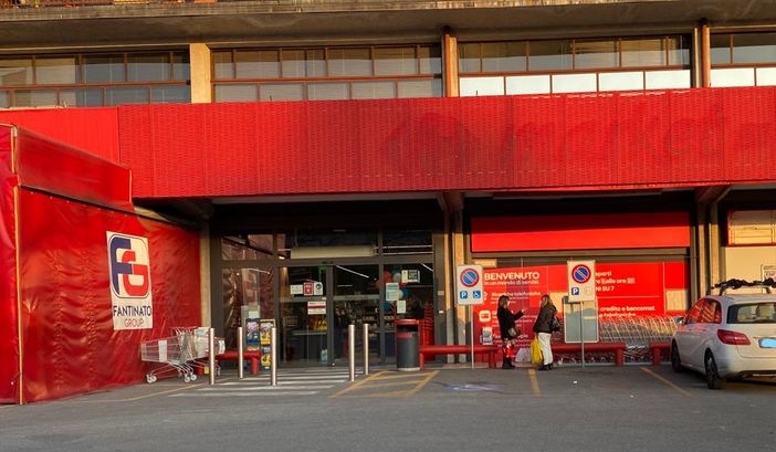 Il punto vendita Fg di viale Europa a Casbeno