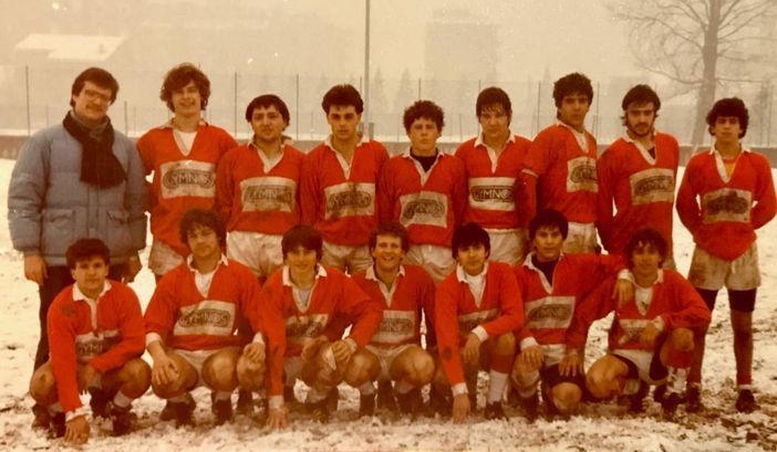 Giovanni Barbieri, terzo in piedi da sinistra, ai tempi in cui giocava con la "sua" Varese