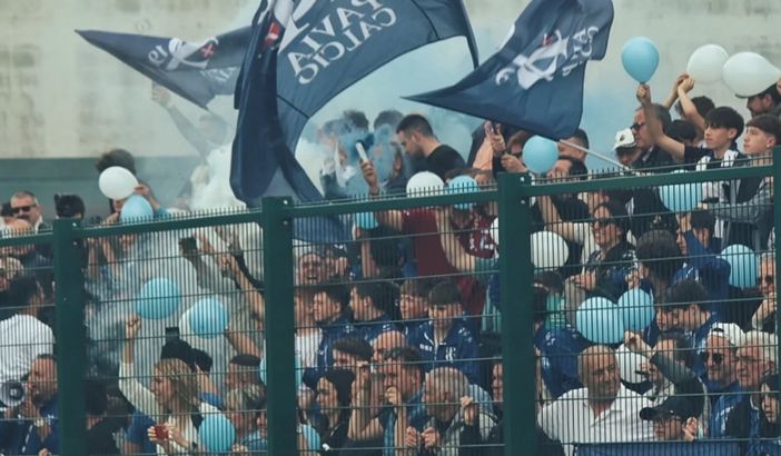 Il pubblico del Pavia nel giorno del ritorno in serie D (foto tratta dal profilo Facebook ufficiale del Pavia Calcio)