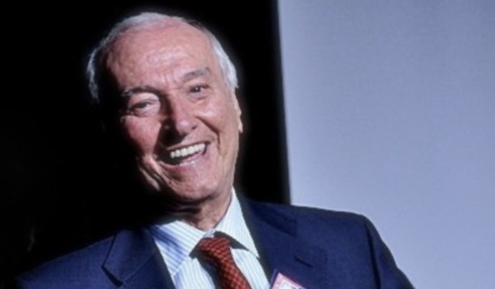 Lutto per il mondo della scienza e della cultura: la sua Torino piange Piero Angela. «Penso di aver fatto la mia parte. Ora tocca a voi» Lutto per il mondo della scienza e della cultura: la sua Torino piange Piero Angela. «Penso di aver fatto la mia parte. Ora tocca a voi»