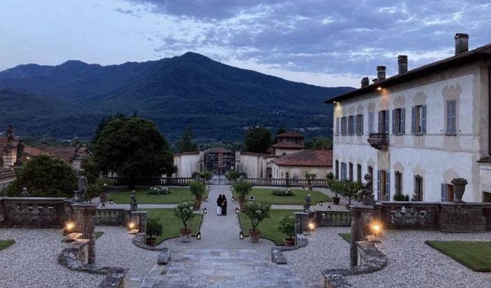 illa Della Porta Bozzolo a Casalzuigno all’imbrunire