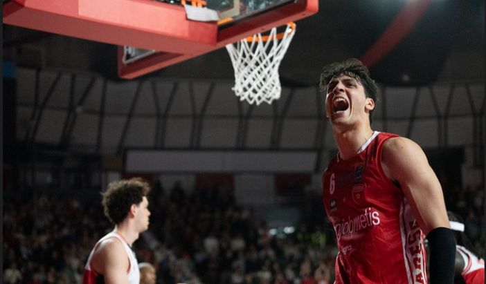 Scott Ulaneo, centro della Openjobmetis Varese (foto Fabio Averna) Scott Ulaneo, centro della Openjobmetis Varese (foto Fabio Averna)