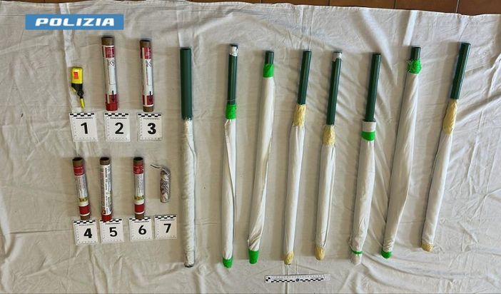 Cercano lo scontro con bastoni e petardi: per gli ultrà della Pro Patria arrivano 23 daspo e 18 denunce