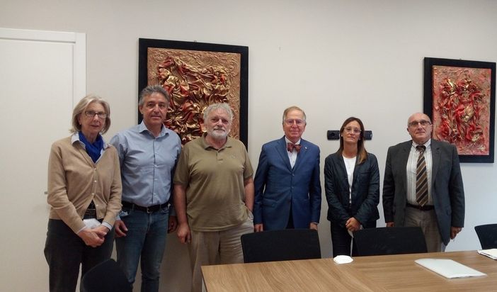 Ettore Mazzucchelli, secondo da sinistra: il padre Franco fu presidente della Lilt Varese Ettore Mazzucchelli, secondo da sinistra: il padre Franco fu presidente della Lilt Varese