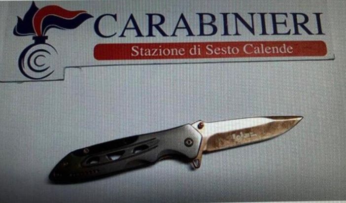 Sesto Calende, controlli sulla movida: diciottenne trovato con un coltello a scatto di 28 centimetri Sesto Calende, controlli sulla movida: diciottenne trovato con un coltello a scatto di 28 centimetri
