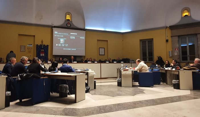 Busto, approvato il bilancio di previsione. Malumori anche in maggioranza per i rincari dei parcheggi