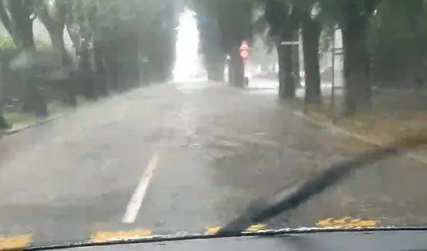 Via Biffi allagata a Saronno (foto da IlSaronno.it)