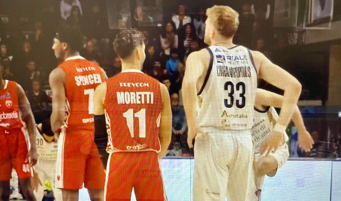 Openjobmetis vittoriosa sul campo della Dinamo Sassari Openjobmetis vittoriosa sul campo della Dinamo Sassari