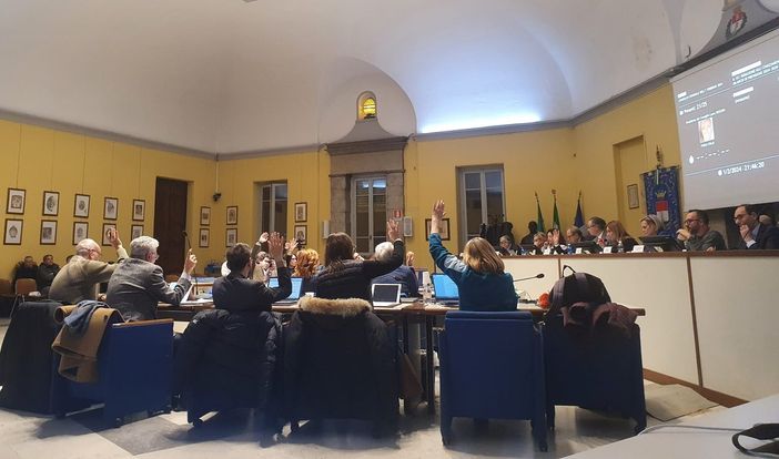 Busto, via libera del Consiglio alla variazione di bilancio. 375mila euro per i progetti di nuovi bandi