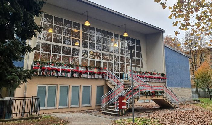 Rinasce la scuola primaria Rossi di Borsano. «Didattica innovativa e forte legame col quartiere»