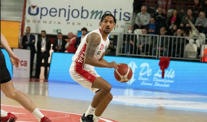 Olivier Hanlan, capitano della Openjobmetis Varese (foto Fabio Averna)
