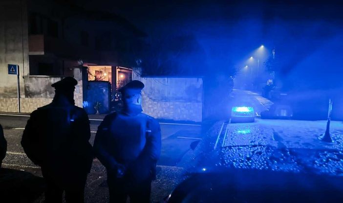 Lonate sotto i riflettori nazionali: il paese si stringe attorno alla famiglia di Jonathan. «Non possiamo vivere nel timore costante di rientrare a casa»