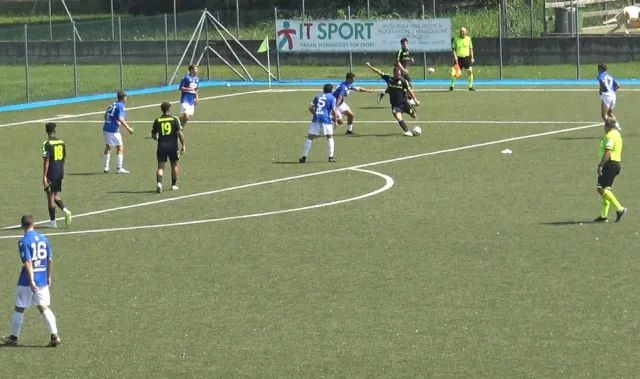 Varesina, tris a un bel Saronno. Pennellata di Guidetti e doppietta del 2006 Carnelli Varesina, tris a un bel Saronno. Pennellata di Guidetti e doppietta del 2006 Carnelli