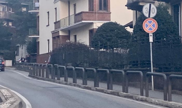 L'OPINIONE. Ben vengano i trenta all'ora anche a Varese. Basta suv sgommanti in centro e rischi per pedoni e studenti (a volte un po' distratti) L'OPINIONE. Ben vengano i trenta all'ora anche a Varese. Basta suv sgommanti in centro e rischi per pedoni e studenti (a volte un po' distratti)