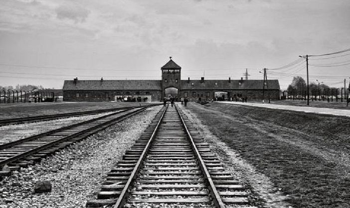 "L'ultimo treno": la straordinaria vicenda di Nicholas Winton raccontata all'istituto Stein di Gavirate "L'ultimo treno": la straordinaria vicenda di Nicholas Winton raccontata all'istituto Stein di Gavirate