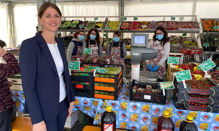 VIDEO - L'ortofrutta Sapia a Masnago si rifà il look, ma non sospende l'attività VIDEO - L'ortofrutta Sapia a Masnago si rifà il look, ma non sospende l'attività