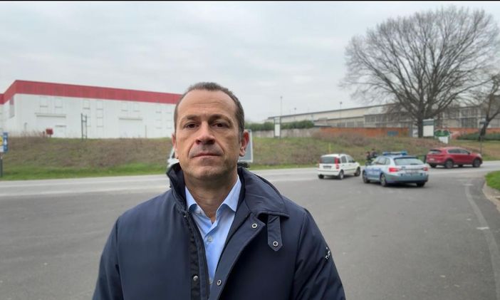 Baby gang in centro a Busto: «Bravi gli agenti. Ma si abbassi l'asticella dell'imputabilità e sanzioni pesanti alle famiglie, altrimenti è come svuotare il mare» Baby gang in centro a Busto: «Bravi gli agenti. Ma si abbassi l'asticella dell'imputabilità e sanzioni pesanti alle famiglie, altrimenti è come svuotare il mare»